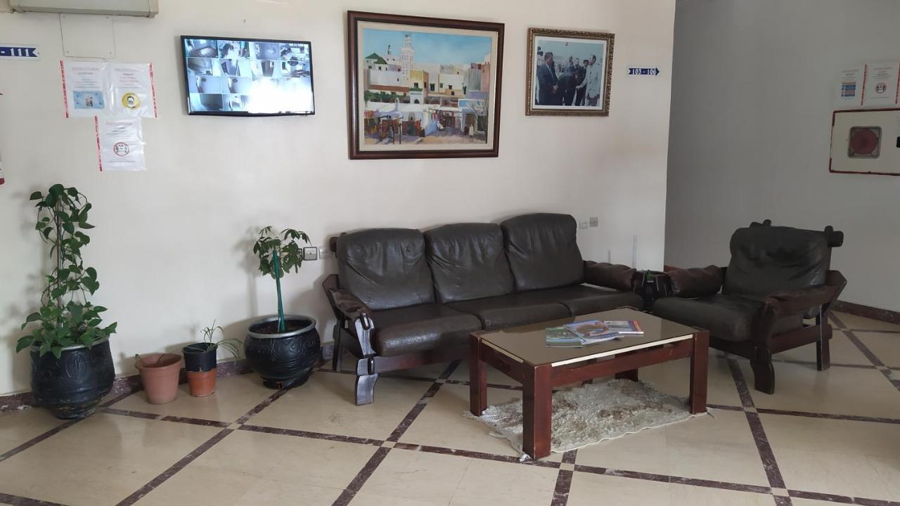 Hotel Tarik 弗尼迪克 外观 照片